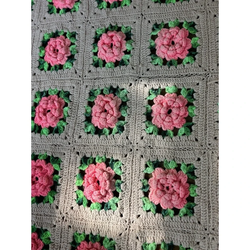 Granny square Handmade 3D Crochet Flower Afghan Blanket‎ Tan Pink  48